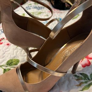 Elegant heels that are perfect for work, or a special event